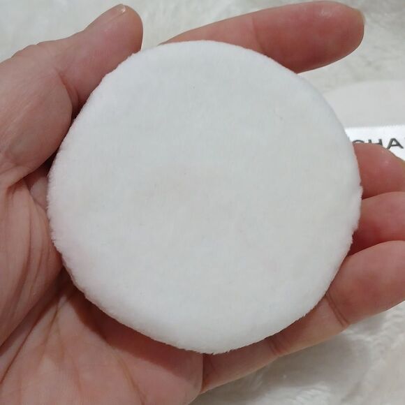 Chanel White Makeup Puffs - Picture 3 of 3